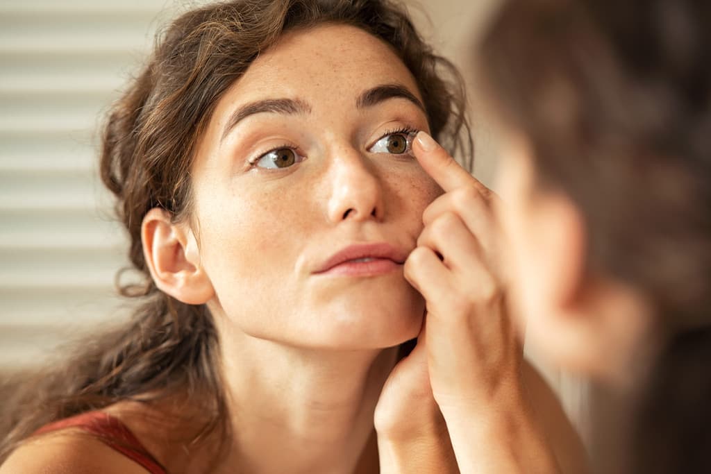 Corrige problemas refractivos con las lentes de contacto