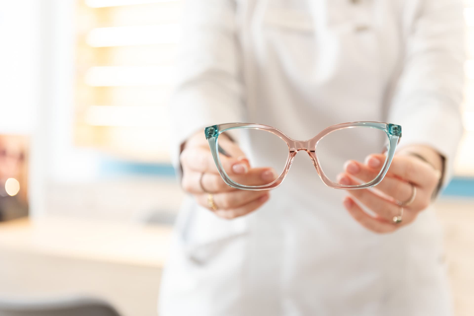 Venta de gafas de sol y gafas graduadas en Noia